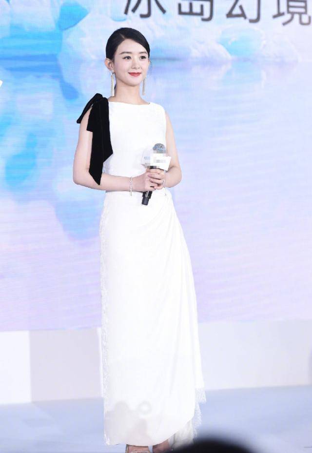 赵丽颖产后复出,长裙上不改婀娜多姿,快看"仙女下凡了"_白色_脸蛋