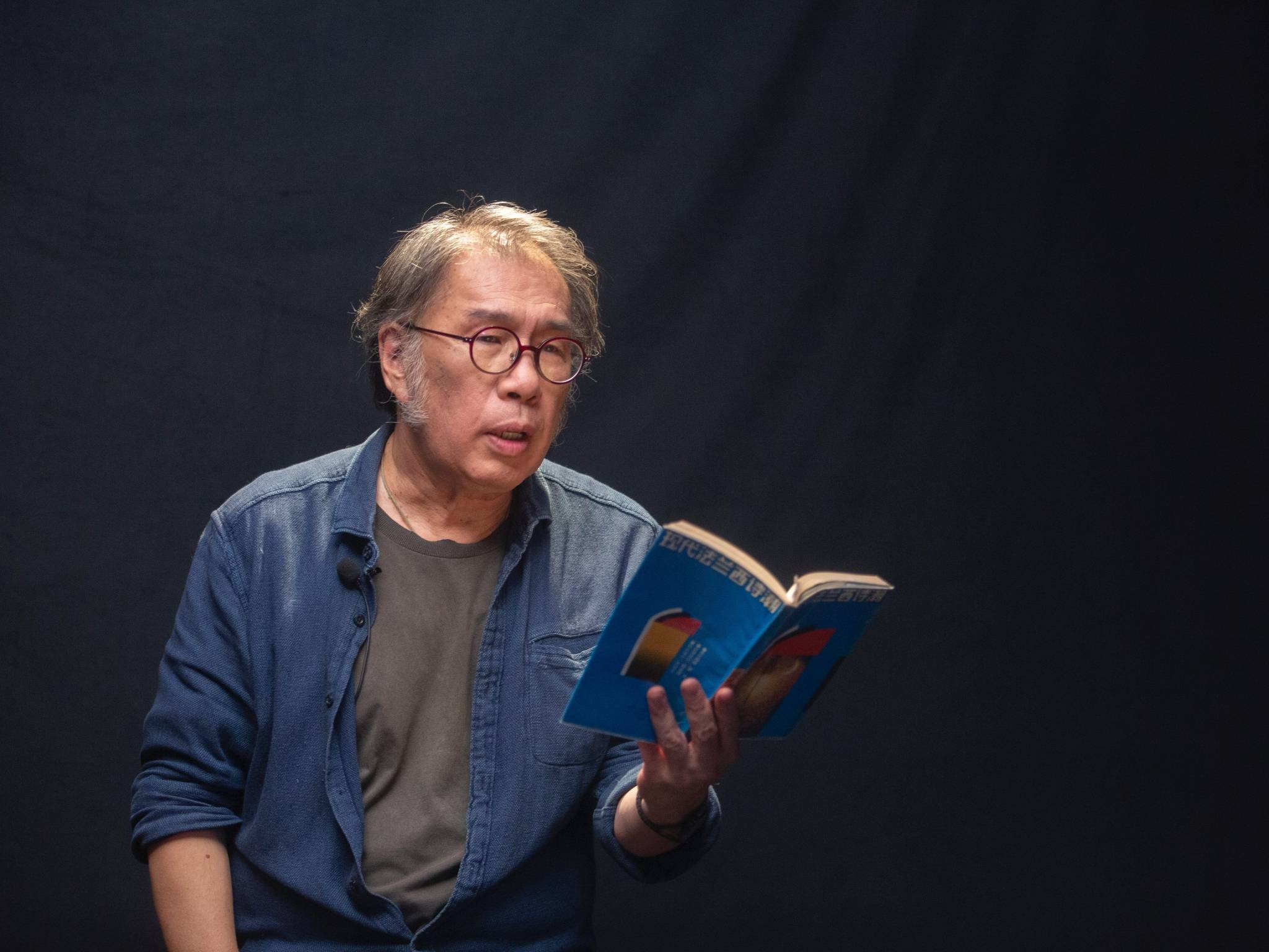 以课程向观众呈现世界诗歌写作的现场,西川澄清诗歌的功用并非只有