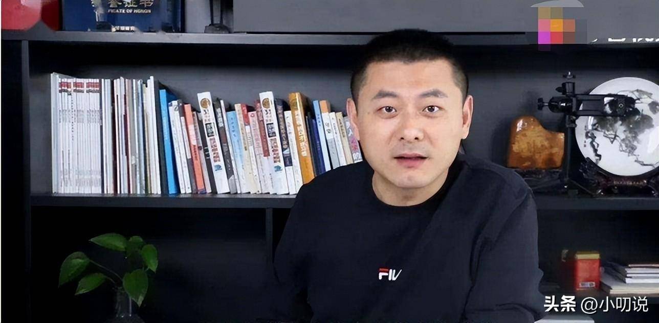 2011年还担任过《每日新闻报》的主持人.