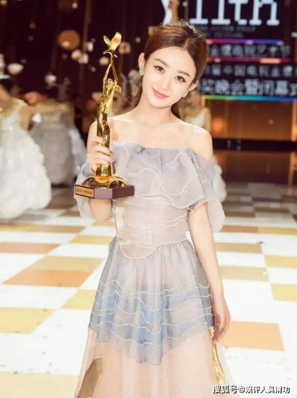 章子怡连获两个大奖，刘亦菲一夜超越杨幂、刘诗诗、angelababy