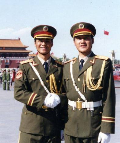 在李本涛21岁时,首次担任执行队长迎接外国元首的任务,到现在为止他