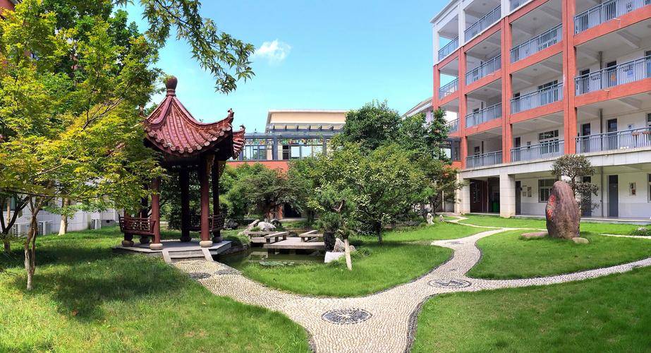 6,余姚中学:1935年成立,2022年一段率为91.4%,在宁波仅次于镇海中学.