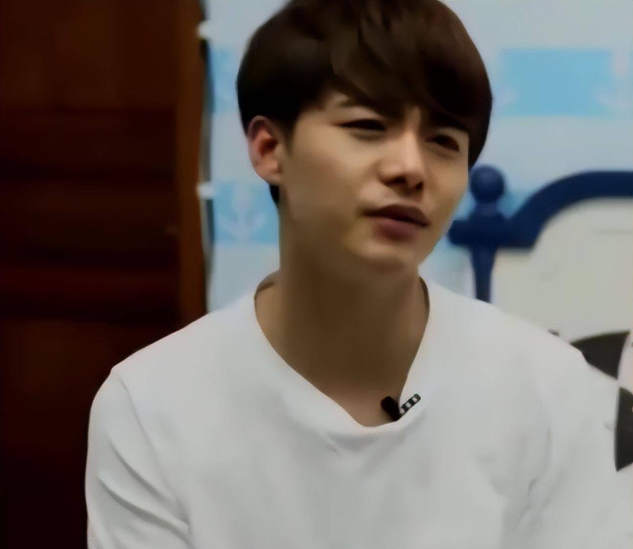 马天宇得知后很担心jackson会产生性别认知障碍但于小彤却对此有不同