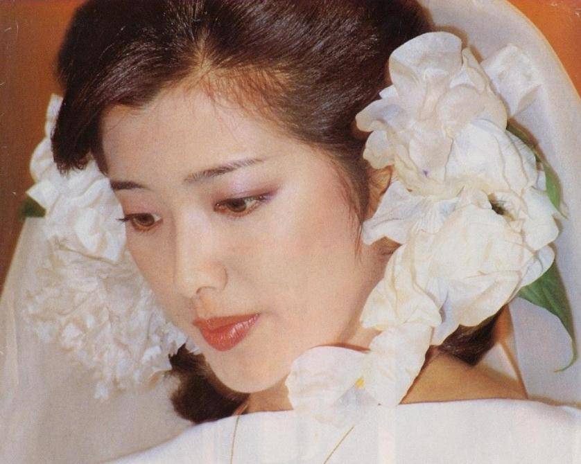 原创41年前正值巅峰的山口百惠突然隐退嫁人当年的女神如今怎样了