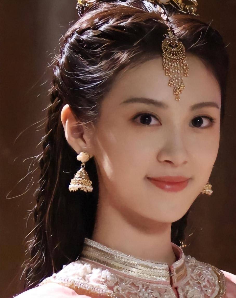 简直演活了古装"第一美人",这8位女星堪称绝色,美到骨子里了_蒋勤勤