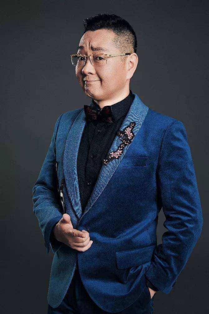 "主持《吐槽大会 十年,观众只认撒贝宁,不认识那个戴眼镜的胖子是