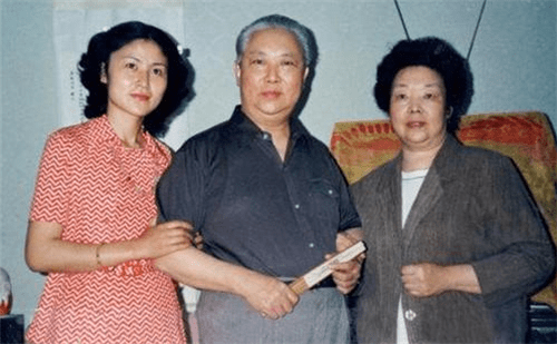 他已有家室,却又另娶一妻,结果3人相处意外和谐,共享齐人之乐_张君秋