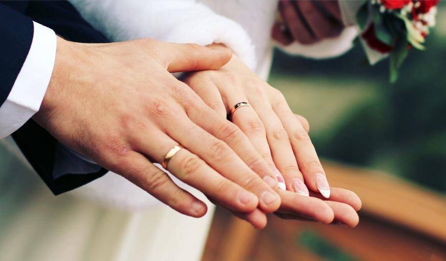 "老婆,你朋友圈为什么要屏蔽我""因为那是我发给别人看的啊"_丈夫