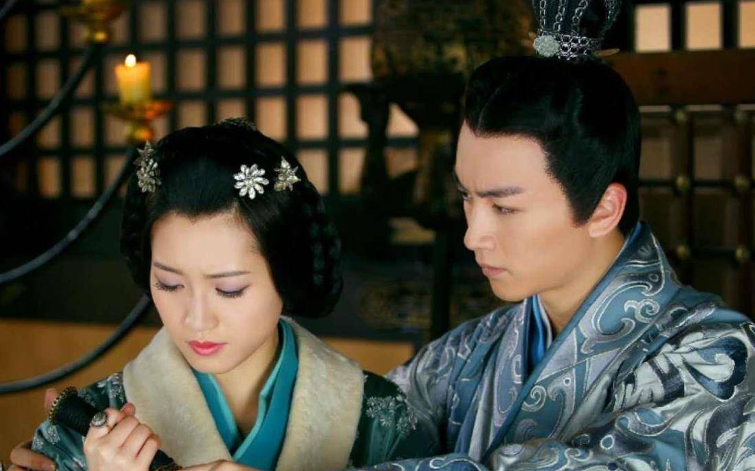 皇帝隐忍五年,发妻被权臣毒害,五年后消灭权臣一家_霍光_刘询_许平君