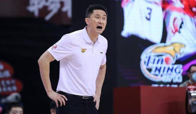 的表现,甚至认为他是走后门,毕竟中南大学主教练白江与杜锋一起工作