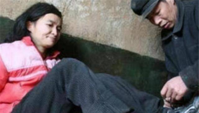 妙龄少女历经4次拐卖,被关窑洞15年精神失常,获救后不