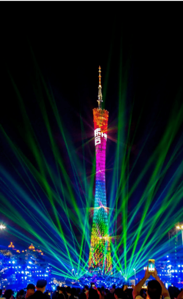 如果你喜欢现代化一点的氛围,那就去广州塔吧.