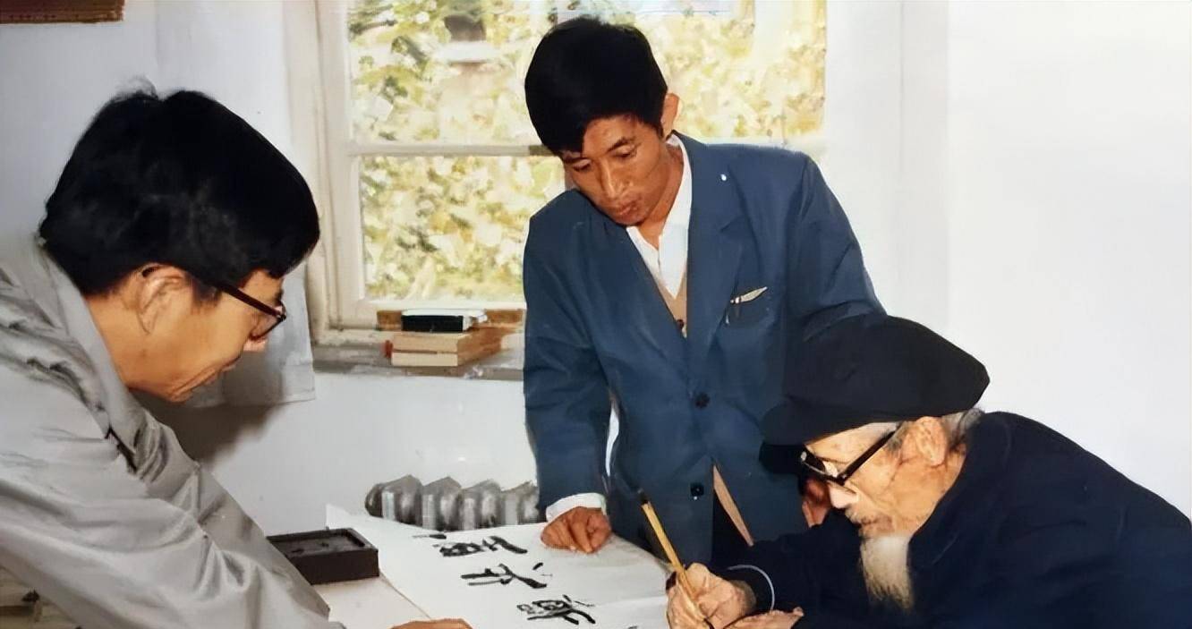 1983年,山西老人致信央行:人民币上的"中国人民银行"是我写的_马文_吕