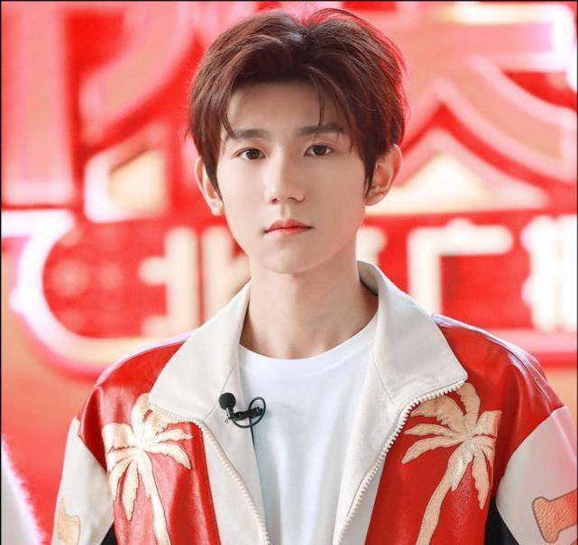 都希望在高一点,所以王源源你也要加油呀好哈吃饭长高高哈哈我们都知