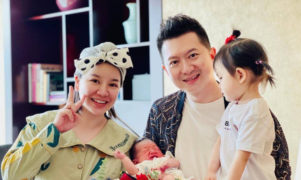 电视主持人红果果遭网暴,被侃智慧树下没干好事,清空账号疑退网_少儿