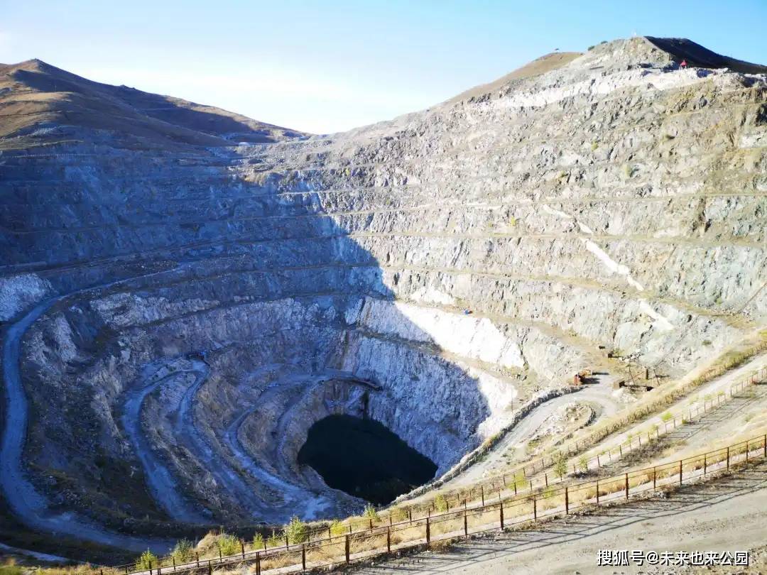 大长晶——伟晶岩_晶体_矿物_宝石