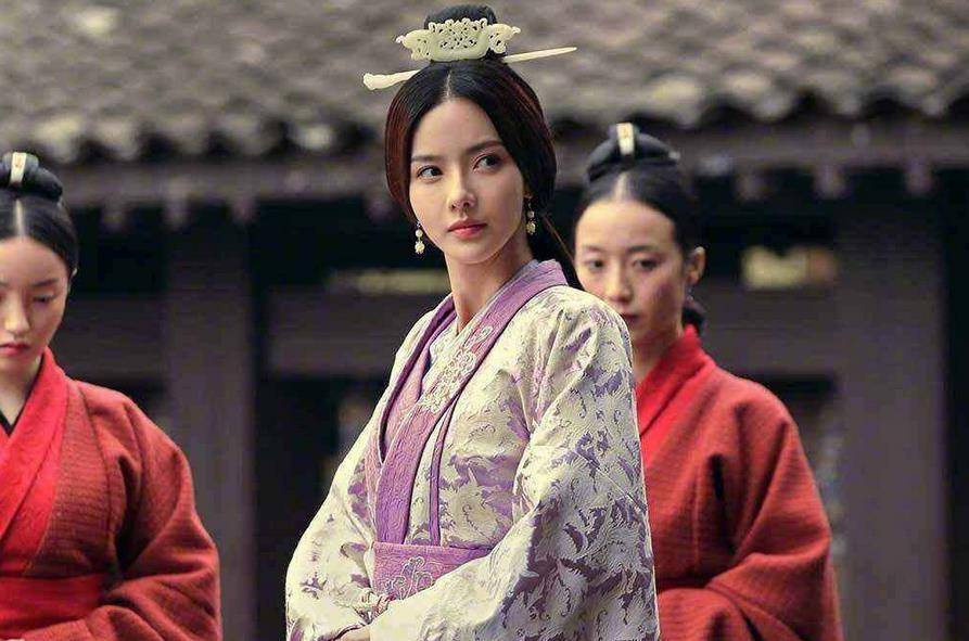 皇妃落难冷宫,十五天没有吃一口饭,十五天后依旧安然无恙_李成_女儿