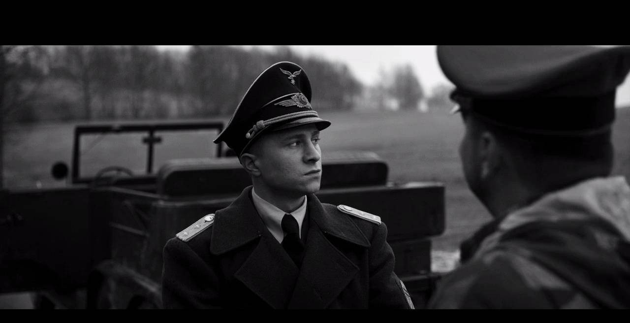 《冒牌上尉》,模仿者总是要比正主更凶残更入戏_逃兵_军官_营地