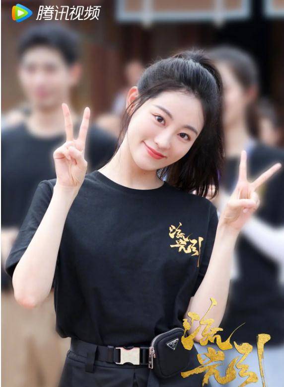 对于将军,战神,王爷类角色他倒是挺熟悉的,他早些年的《凰图腾》