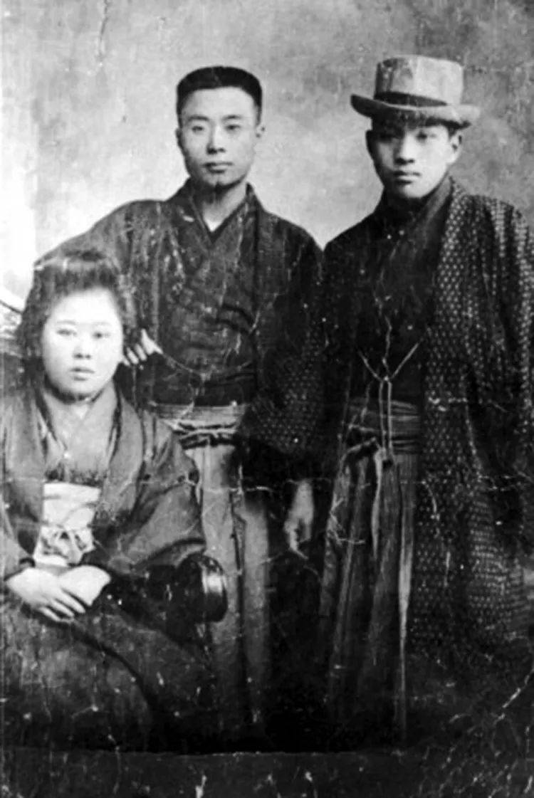 鲁迅真的偷看弟媳洗澡了吗?