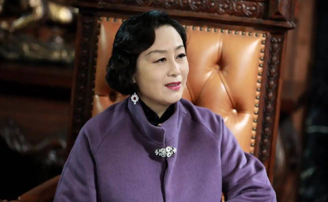 著名演员吴玉芳:嫁"乒乓王子"隐退生两女,恩爱34年,幸福美满_江嘉良