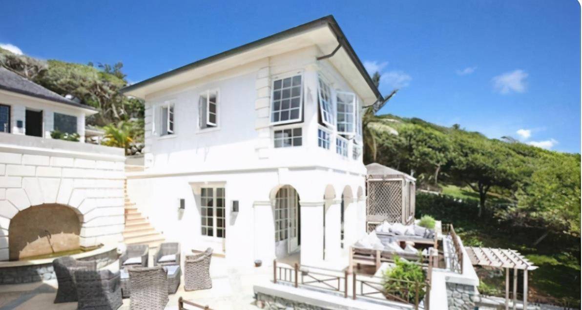 徐子淇在香港的亿元豪宅曝光,坐落半山腰上,屋前还俯瞰整个海湾_设计