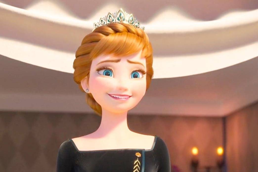 艾莎终于解开了自己的身世之谜,妹妹安娜也加冕成为女王了