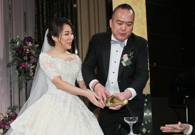 让44岁妻子做试管,失败10次也不放弃_赵小侨_小孩_夫妻俩