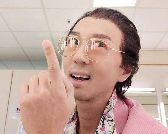 暗恋佘诗曼多年,至今依旧单身_戴耀明_剧中_演艺事业