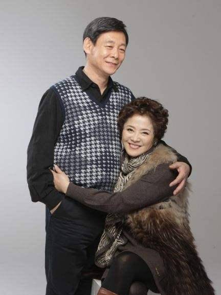 《高山下的花环》盖克:32岁丧夫,再嫁2次均失败,至今单身_生活_女儿