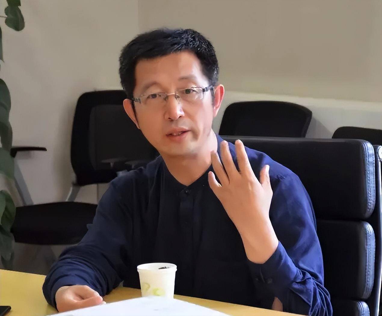 北京大学教授吴飞,呼吁要恢复土葬,称:火葬会把人当垃圾处理_逝者