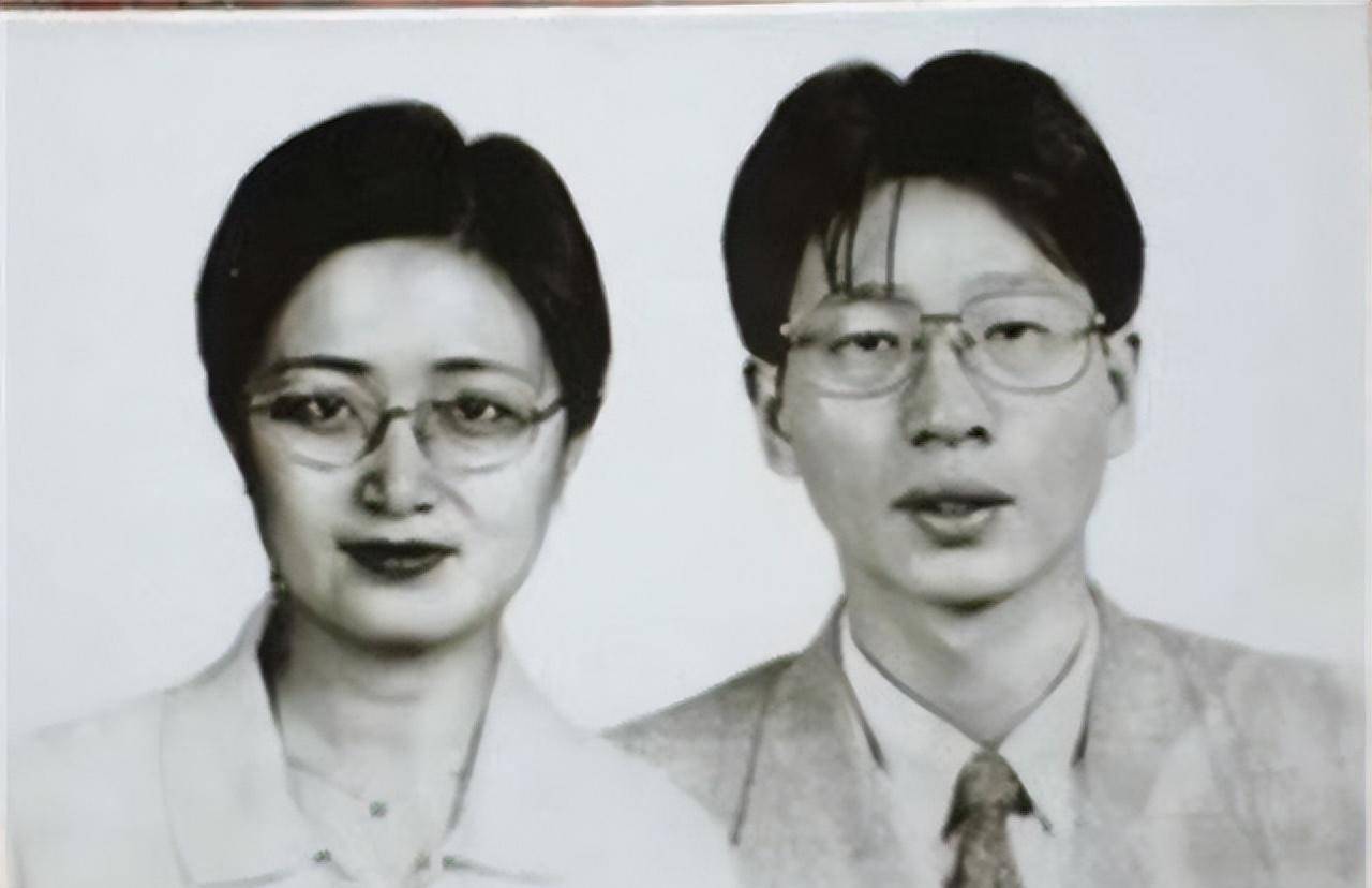 1999年,许杏虎夫妇在北约轰炸中牺牲,家乡后改名杏虎村
