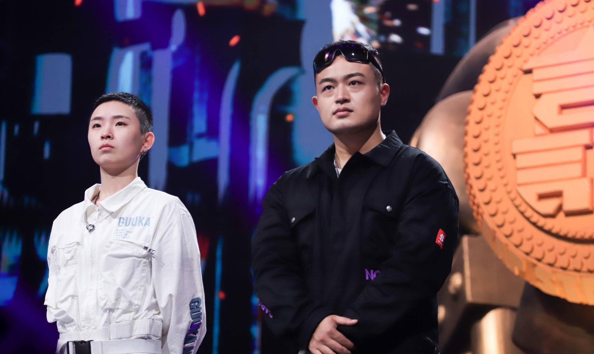 小青龙和辉子两个人其实都不算旋律类型的rapper,但是浅尝辄止的试探