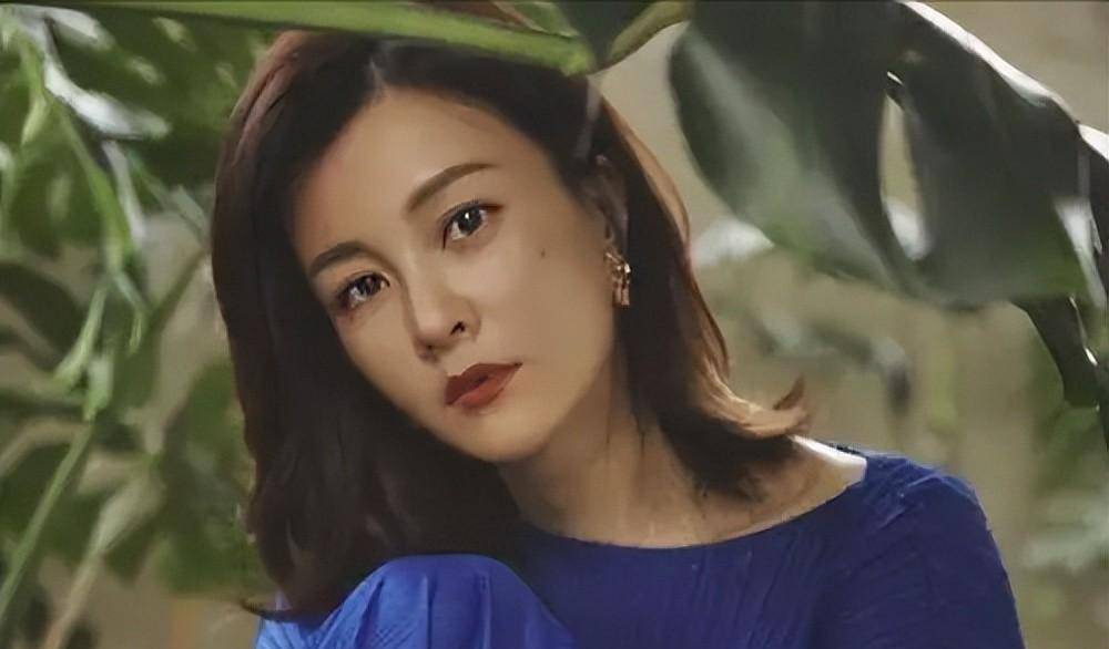 刘孜:从演员跨为知名设计师,果断放手绯闻男友,嫁富商被宠16年_滕华涛