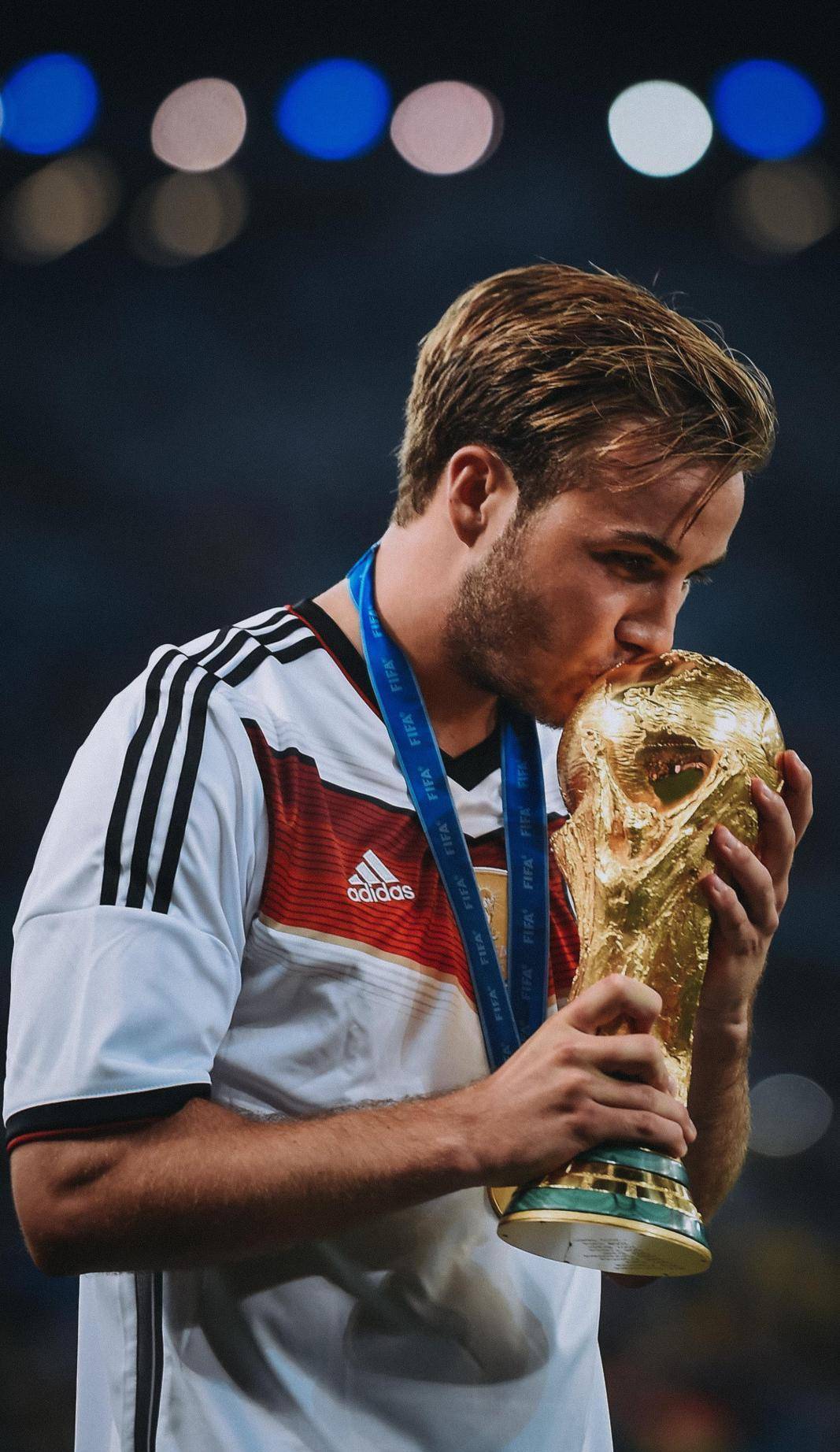 14年决杀阿根廷的金童格策为何被多特球迷众矢之?