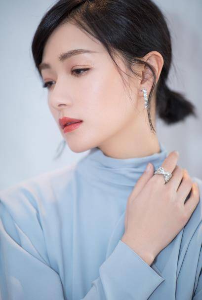 曾7次拒绝"规则"遭封,如今靠实力走红,被誉为最纯洁女星_万茜_娱乐