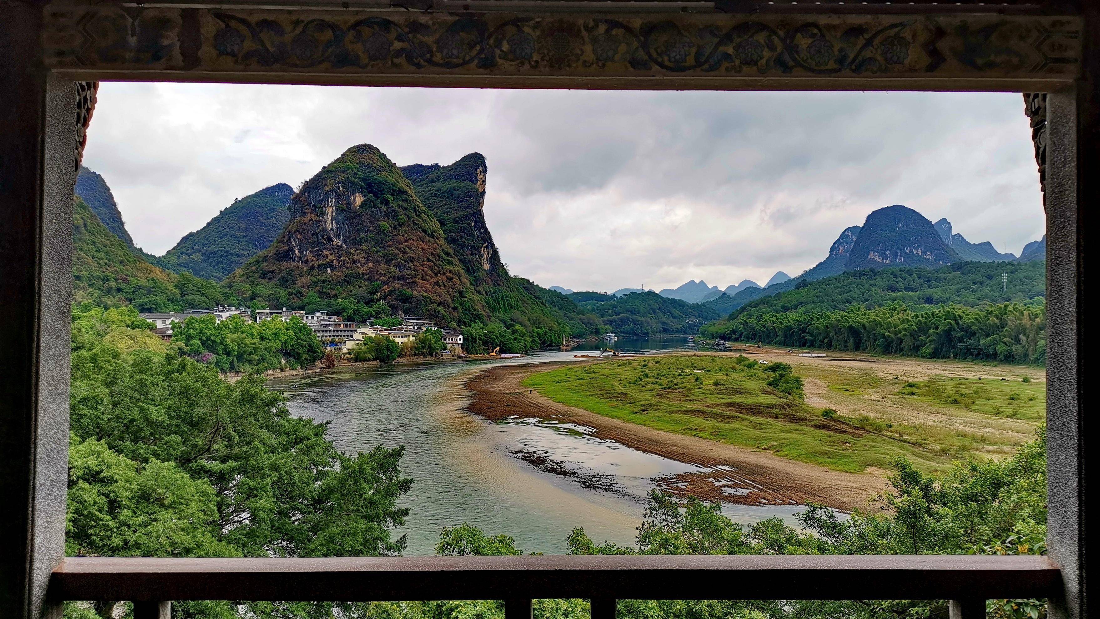 壁纸美女山水风景图片