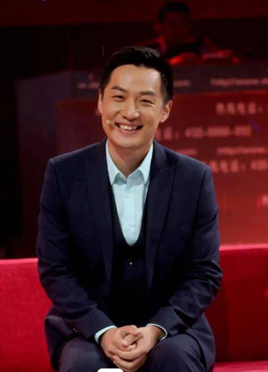 "央视暖男"舒冬:北大才子,每次节目流泪都真诚的,孩子已4岁_工作_专业