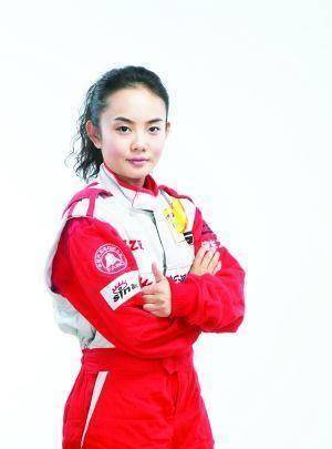无奈上镜却成名了,老婆小他20岁还是赛车手_王晓曦_李芳蕾_胡科