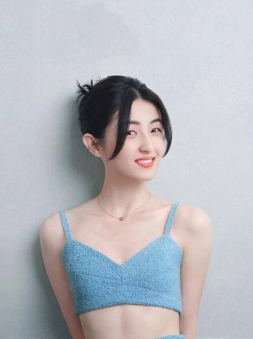 张子枫新剧上线,郭麒麟加盟助阵,看到海报造型后:熬夜也要追_作品