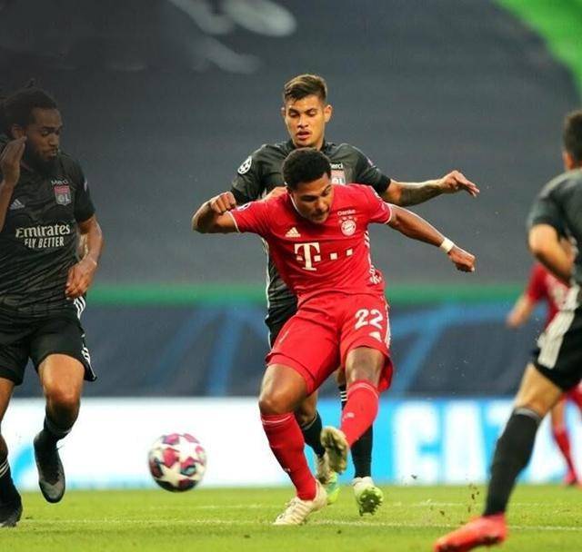 三叉戟狂轰92球,欧冠4大纪录诞生_格纳布里_比赛_决赛