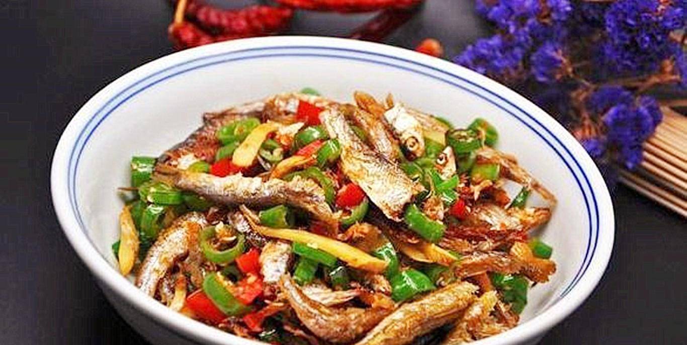 吃出健康来,糖尿病健康菜谱—青椒炒小鱼干,清淡爽口,味美醇香_纤维