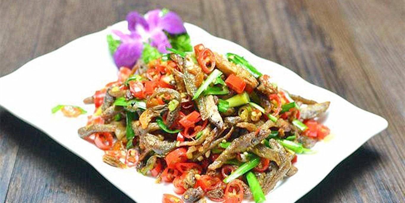 吃出健康来,糖尿病健康菜谱—青椒炒小鱼干,清淡爽口,味美醇香_纤维