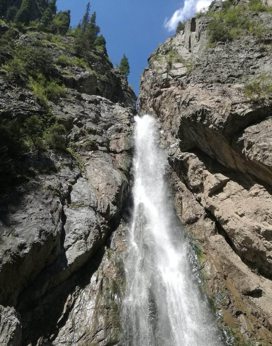 神布拉克瀑布,天山大瀑布,南山牧场白杨沟瀑布你觉得哪个名字好_景区