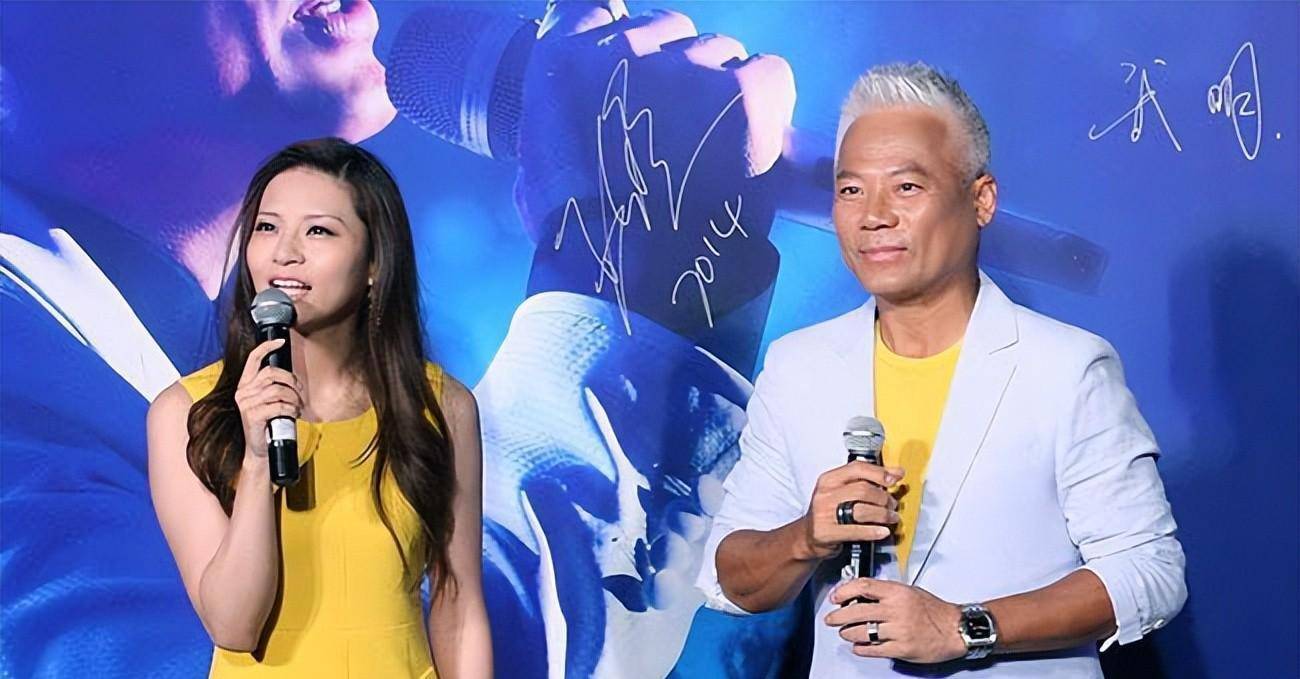 巫启贤近况,他的两个女儿,虽然颜值不及妈妈,但气质不