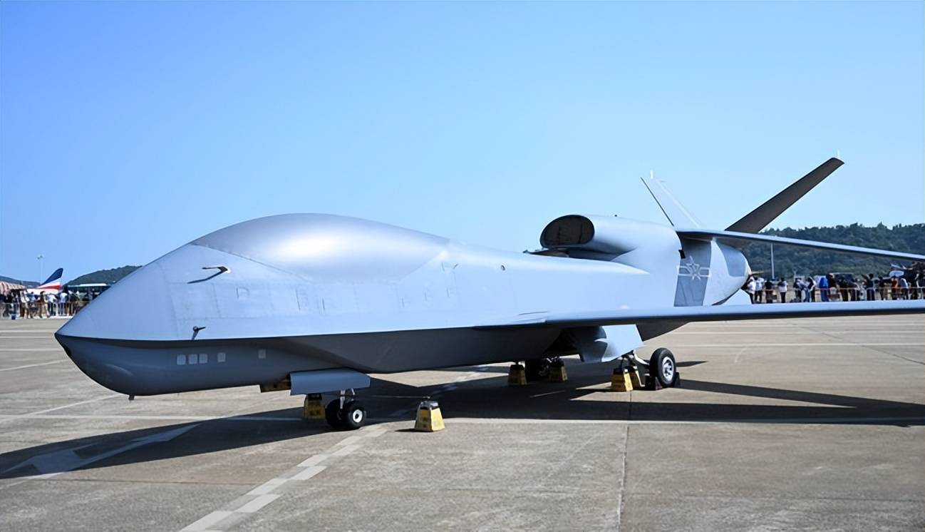 新年第一天,解放军无人机现身宫古,日本派战机追踪