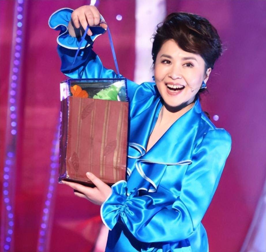 田歌:和尤小刚离婚后,与妹妹田岷约定不婚不育,陪伴母亲到老_时候