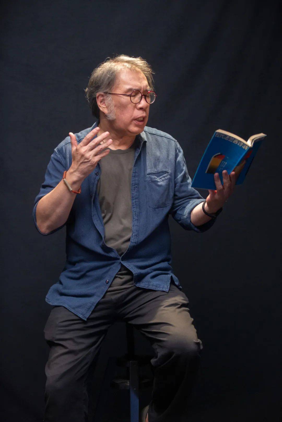 西川:我恨不得把全世界的诗歌风景都带给大家_中国_国际_问题