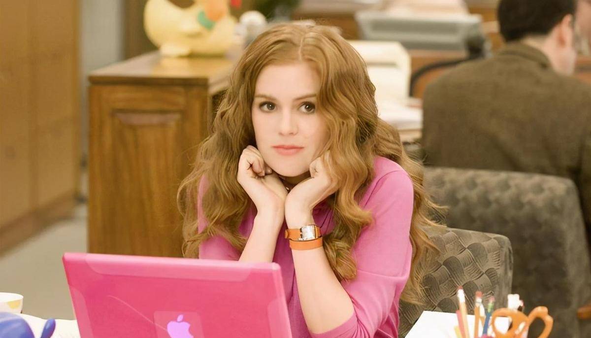 《惊天魔盗团》女主角也太年轻了,这才是真正的"冻龄女神"吧_艾拉