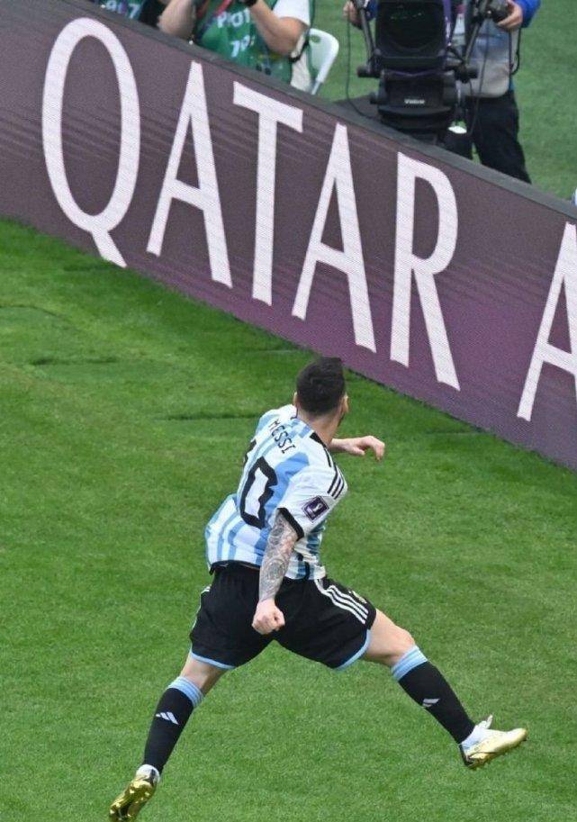 梅西追平神迹,4届世界杯进球比肩球王贝利_阿根廷队_点球_对手